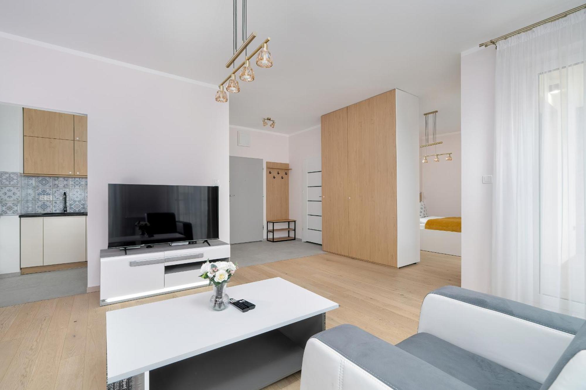 Apartment With Balcony And Free Parking In Poznan By Noclegi Renters Kültér fotó