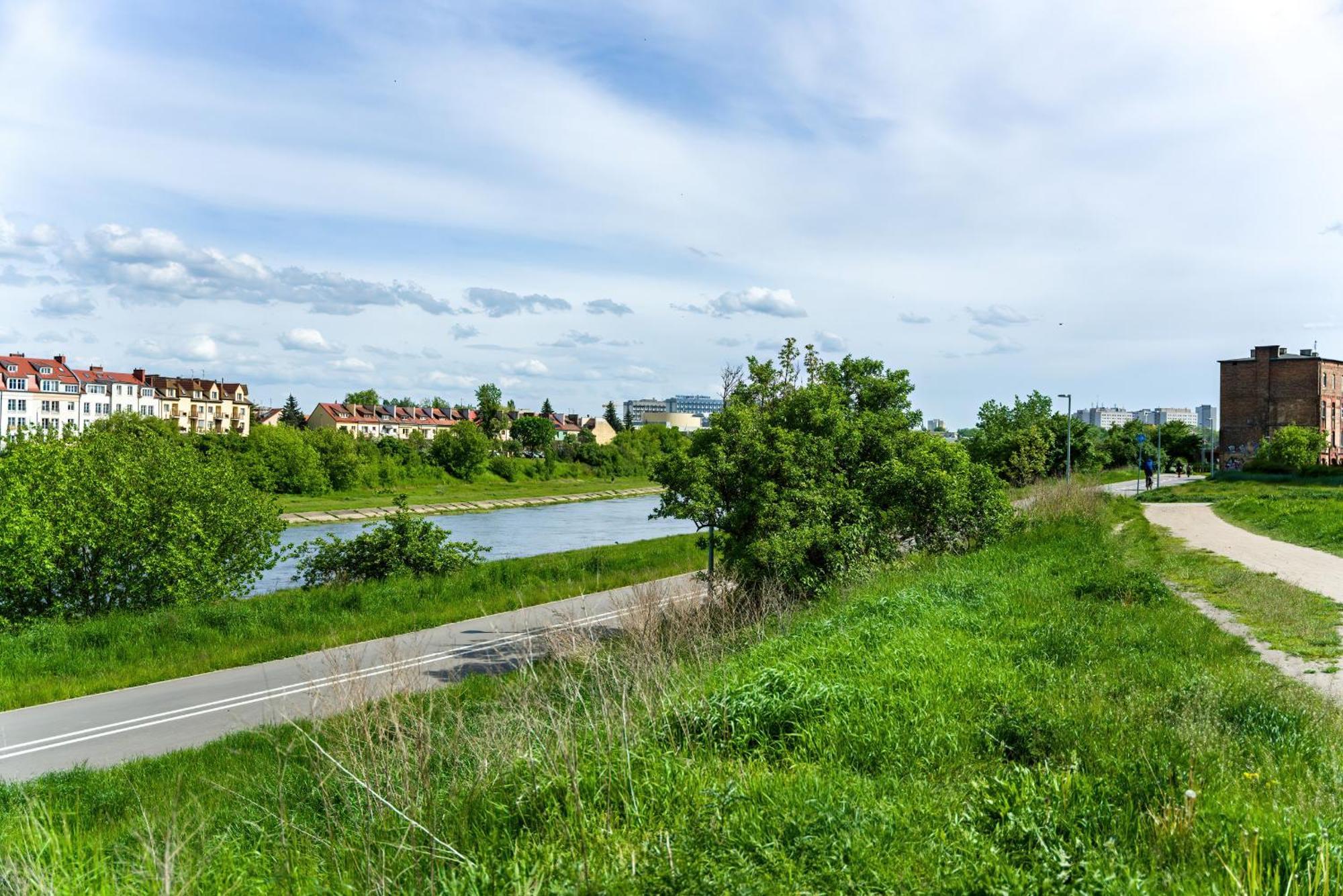 Apartment With Balcony And Free Parking In Poznan By Noclegi Renters Kültér fotó